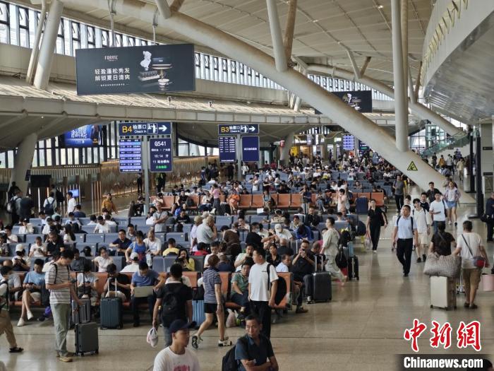 武铁中秋期间计划加开52.5对客车提升运力